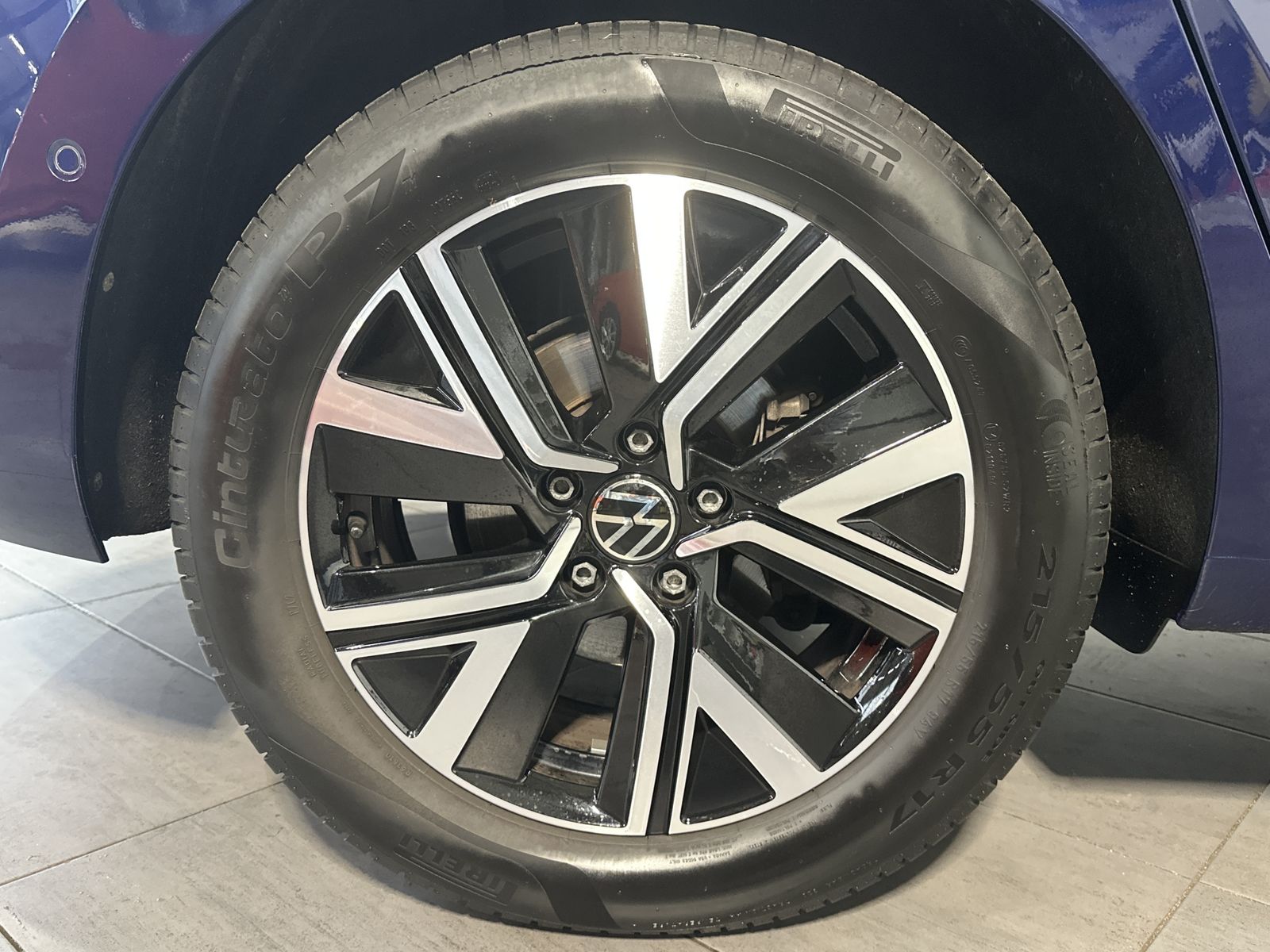 Fahrzeugabbildung Volkswagen Touran 1.5 TSI DSG HL 7-Sitzer NAV+LED+KAM+PANO
