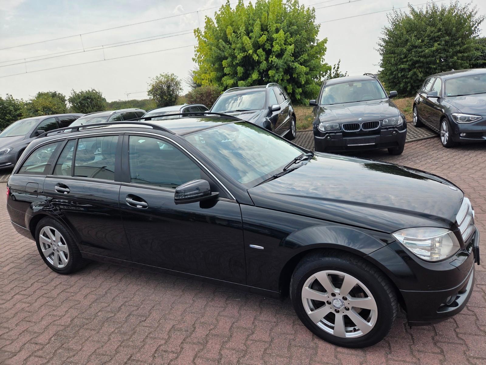 Mercedes-Benz C200 2010 — photo 23