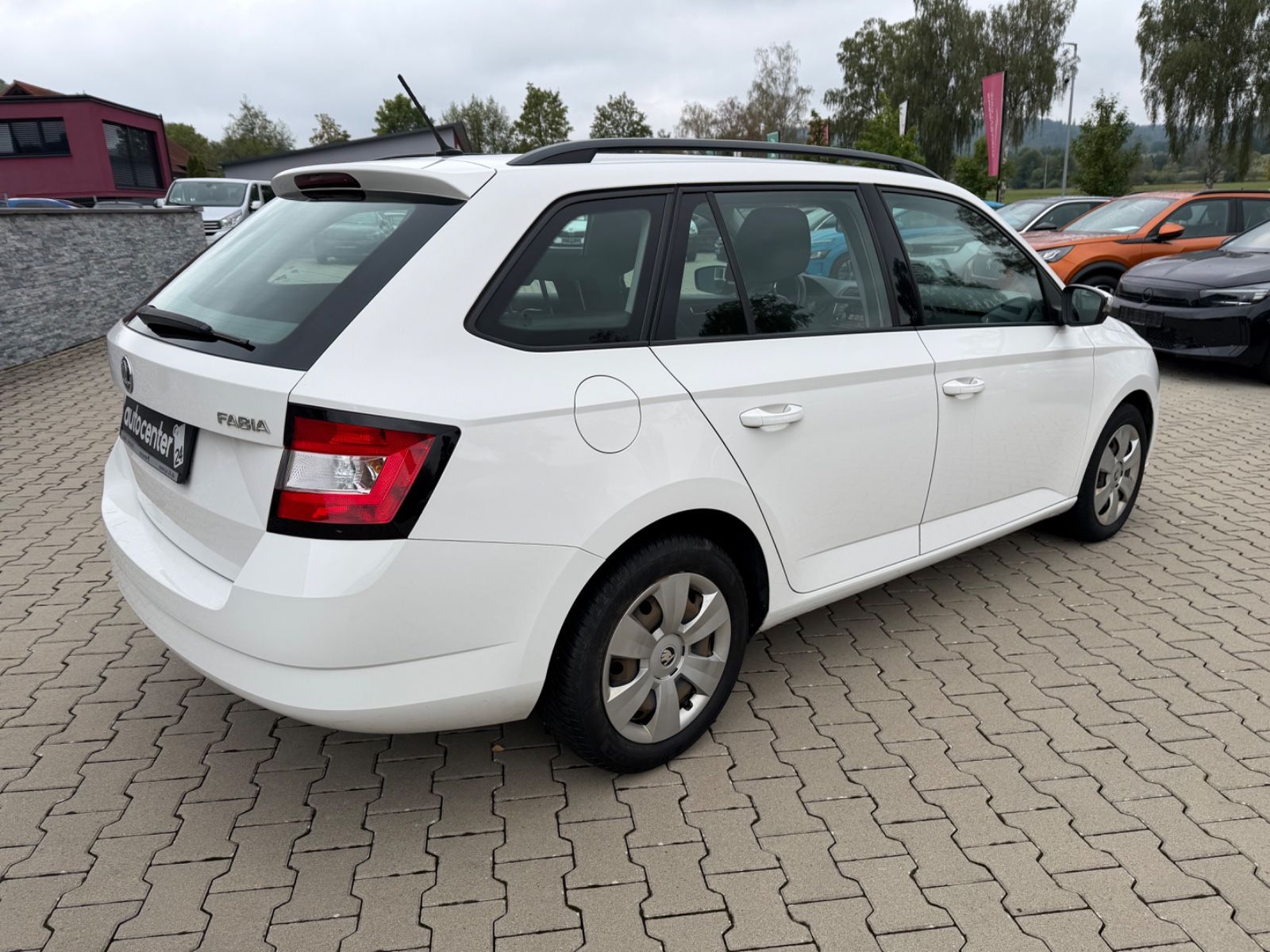 Fahrzeugabbildung SKODA Fabia Combi|Navi|Klima|AppleCarPay