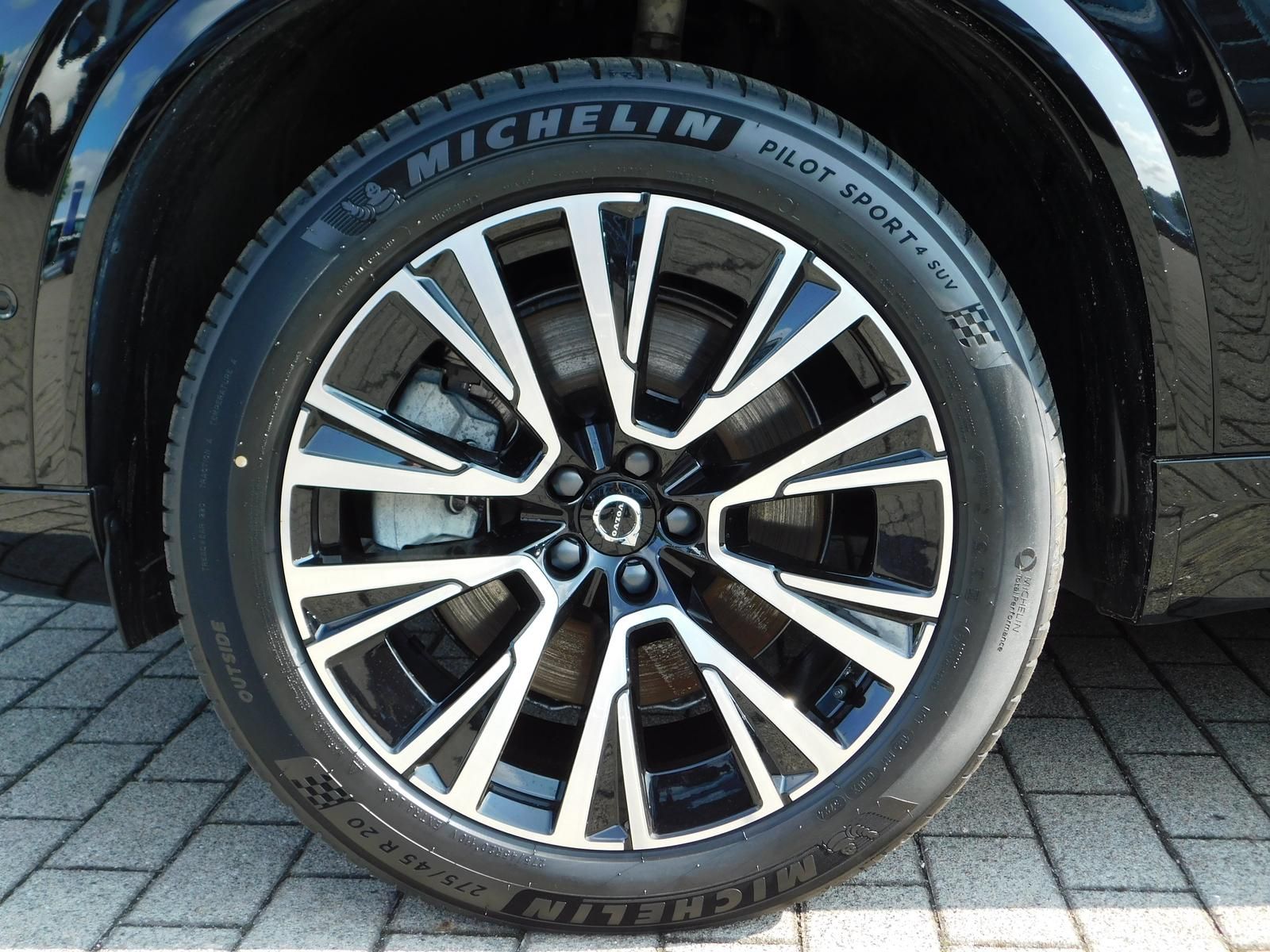 Fahrzeugabbildung Volvo XC90 T8 AWD Ultra Bright