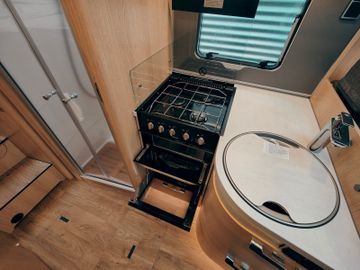 Fahrzeugabbildung HYMER / ERIBA / HYMERCAR B-KLASSE MODERN COMFORT BMC-I 680 PREMIUM