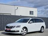Skoda Octavia Combi 1.0 TSI DSG Business NAVI KAM SHZ - Skoda Octavia: Business