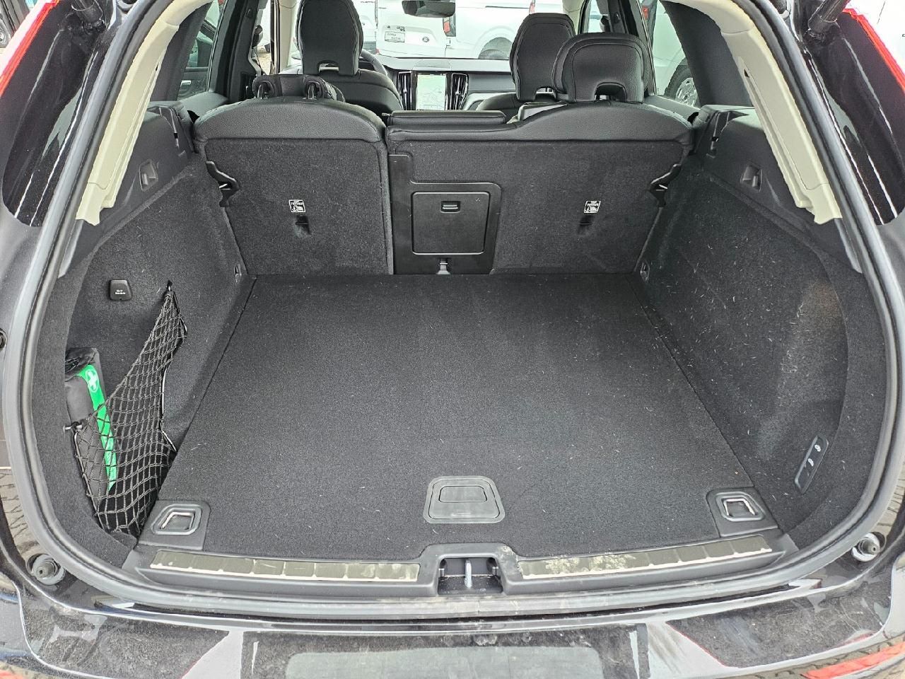 Fahrzeugabbildung Volvo XC60 Ultimate Dark AWD