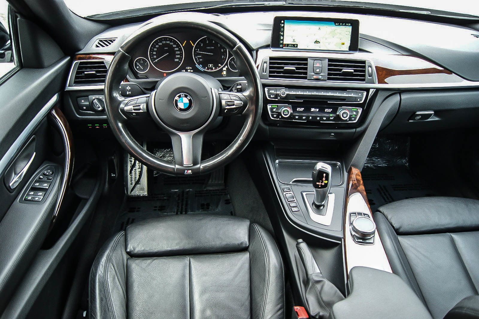 Fahrzeugabbildung BMW 320 Gran Turismo M-SPORT 360° LEDER HEADUP ANHZV