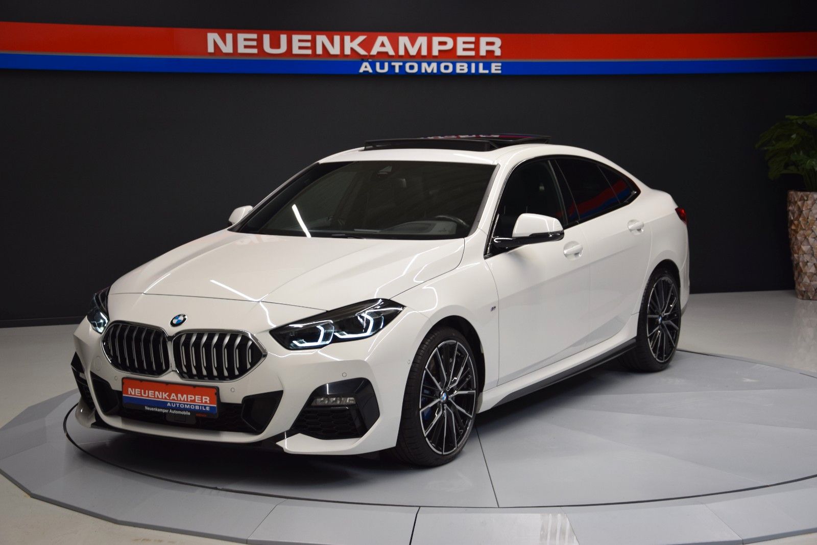 Fahrzeugabbildung BMW 218i M Sport Gran Coupe Panorama ACC H&k Memory