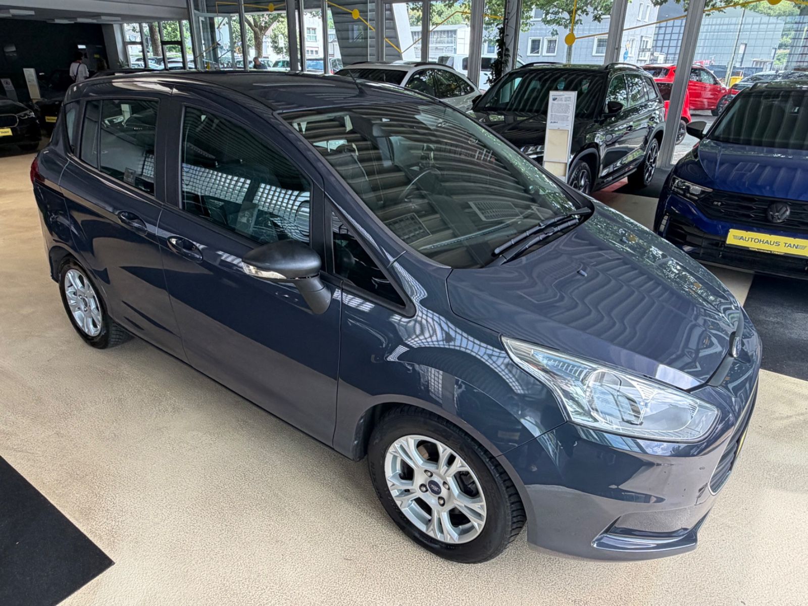 Fahrzeugabbildung Ford B-Max B-MAX Sync Edition
