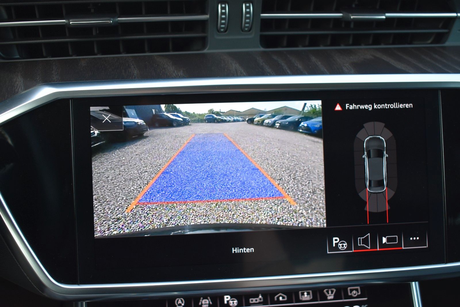 Fahrzeugabbildung Audi A6 55 TFSI quattro sport HUD Pano Standh. Nachts