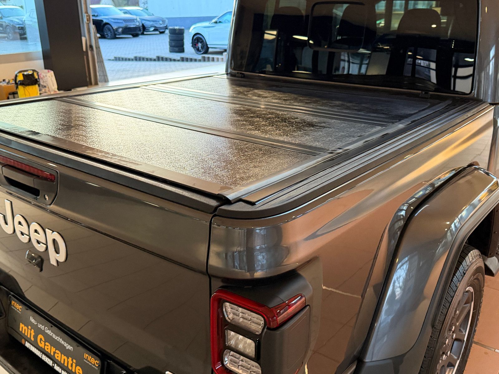 Fahrzeugabbildung Jeep Gladiator Overland 4WD/VOLL/NEUWAGENZUSTAND/