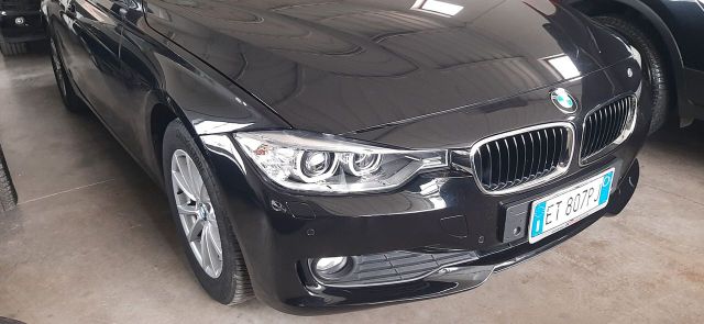 BMW Bmw 318 318d xDrive Touring Luxury