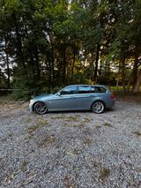 BMW E91, 330i Touring - BMW 330 mit Benzin-Antrieb: Kombi, E91 330i