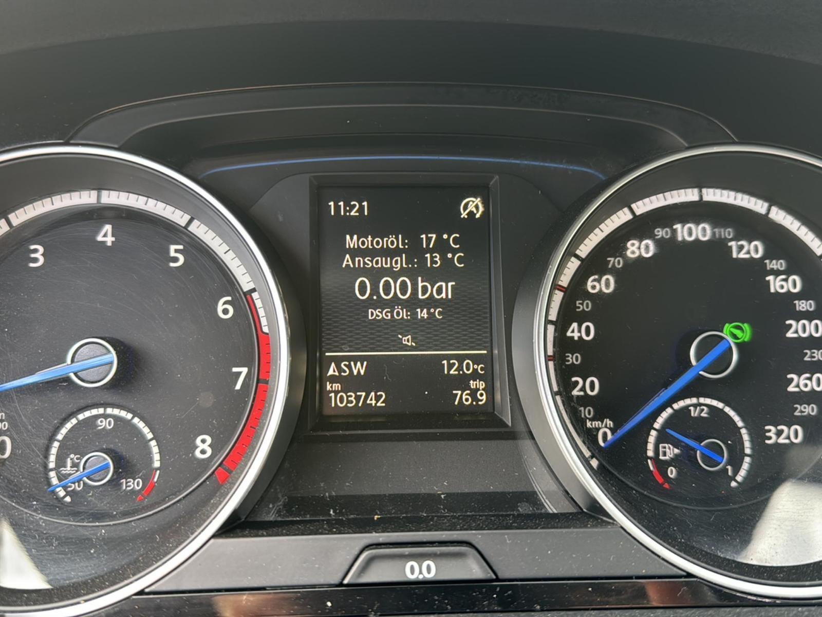 Volkswagen Golf VII R SW 300 ch 4Motion DSG • Toit pano • Dynaudio • ACC • DCC • Caméra • Cuir