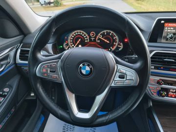 BMW 730 - 12