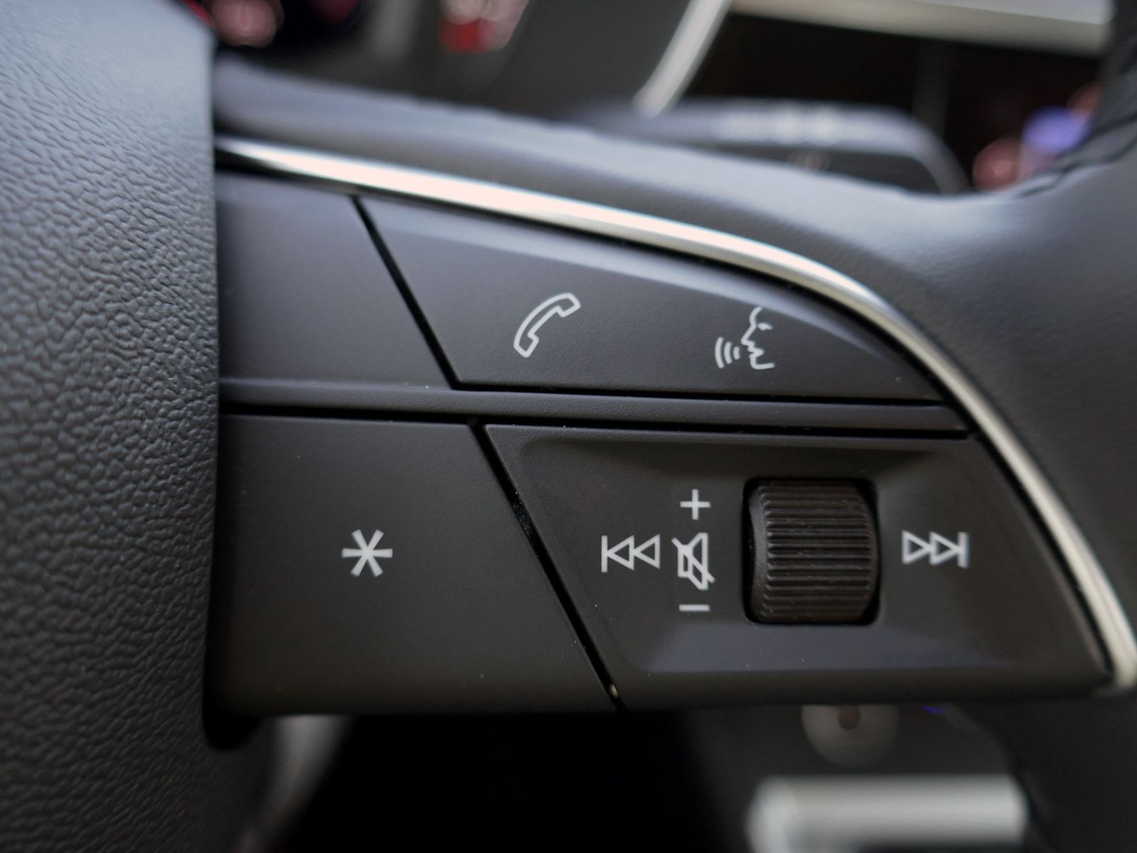 Fahrzeugabbildung Audi Q3 35 Advanced 2.0 TDI S-tronic | LED AHK RFK