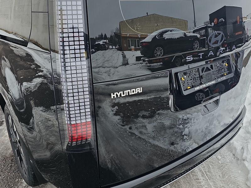 Fahrzeugabbildung Hyundai STARIA HEV 7-Sitzer Signature Panoramadach