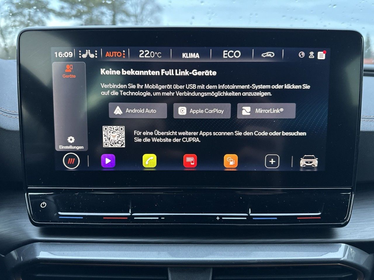 Fahrzeugabbildung CUPRA Formentor 1.4 e-HYBRID (204PS) - mit KI generiert/bearbeitet