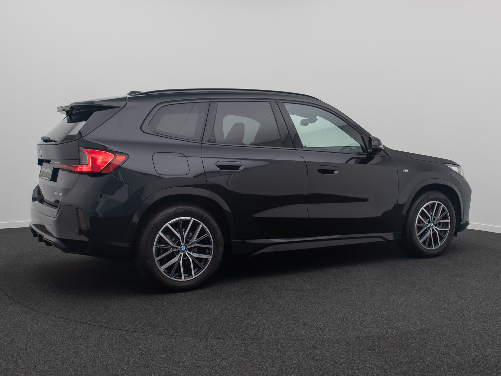 Fahrzeugabbildung BMW iX1 xD30 M Sport DriveAs Kamera DAB Komfort 18"