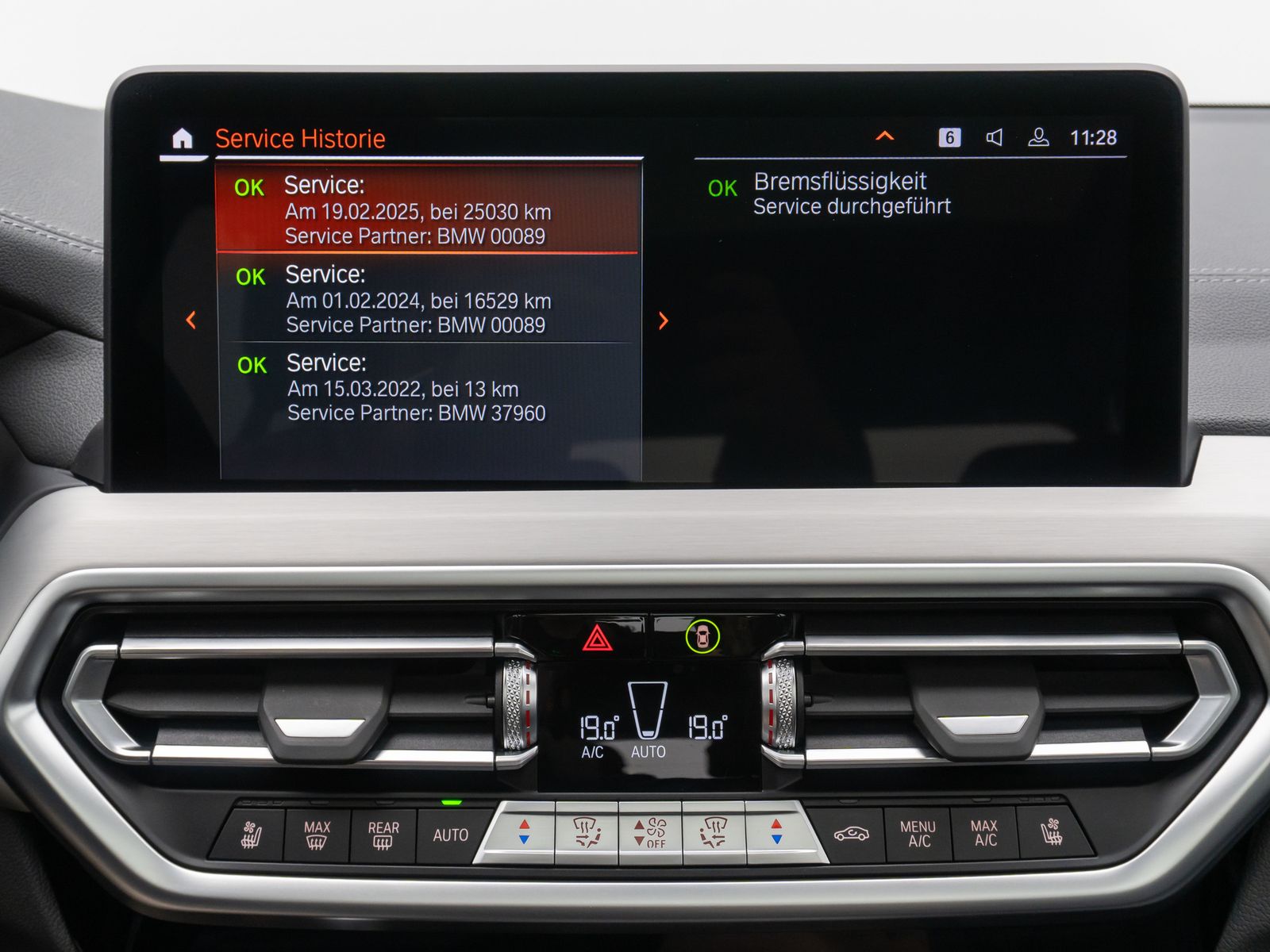 Fahrzeugabbildung BMW X3 M40i Laser HUD DAB 360° DisplKey Panorama 20"