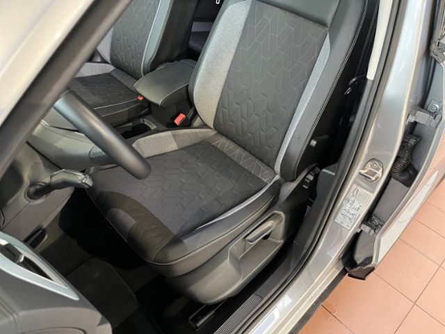 Fahrzeugabbildung Volkswagen T-Roc 1.5 TSI DSG GOAL NAV STANDHEIZUNG AHK GJR