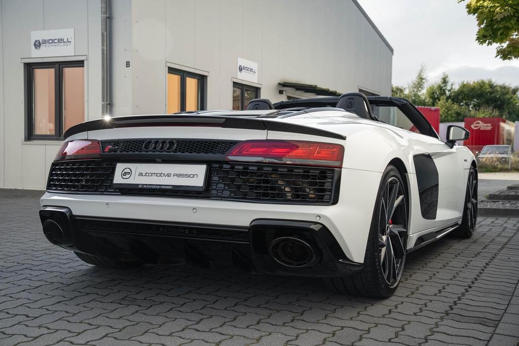 Audi R8