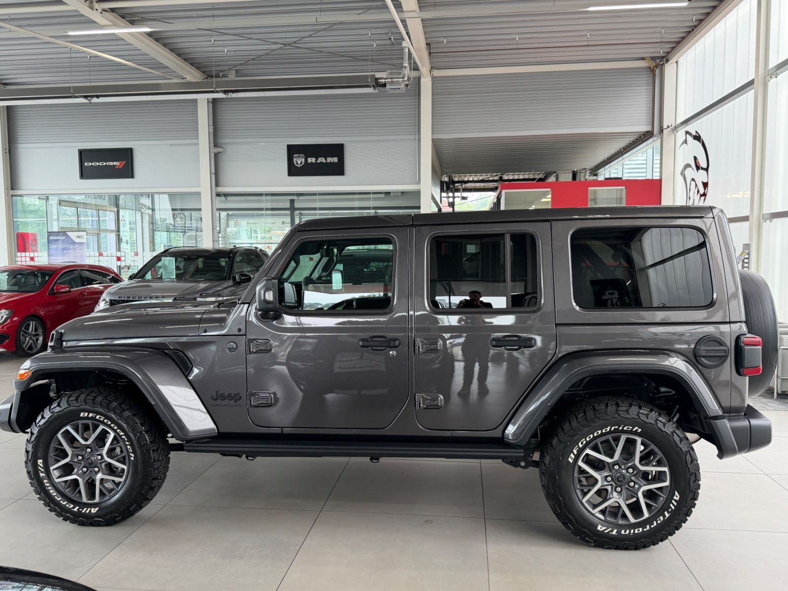 Fahrzeugabbildung Jeep 2.0 Wrangler Unlimited Sahara Leder Top