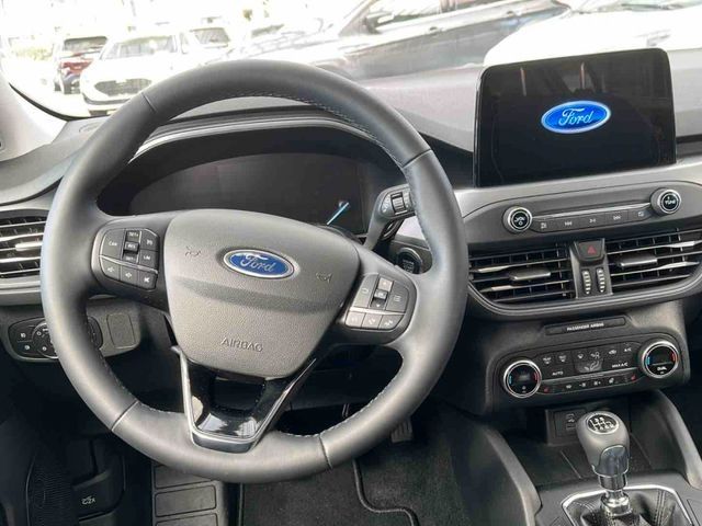 Fahrzeugabbildung Ford Focus 5-trg. 1.0 EB 125PS Titanium Style LED App