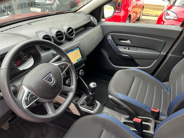 Fahrzeugabbildung Dacia Duster II Celebration+CarPlay+Navi+AllwLM+Kamera