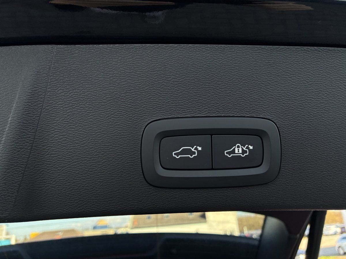 Volvo XC40 B3 Ultra Black Edition Pixel-Led Business M foto 11