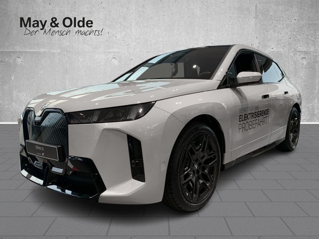 BMW iX