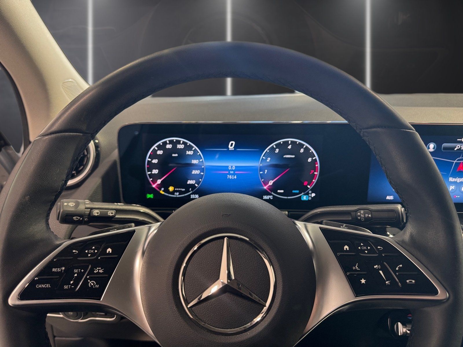 Fahrzeugabbildung Mercedes-Benz GLA 200*AHK*Totwinkel*Kamera*LED*Winterpaket