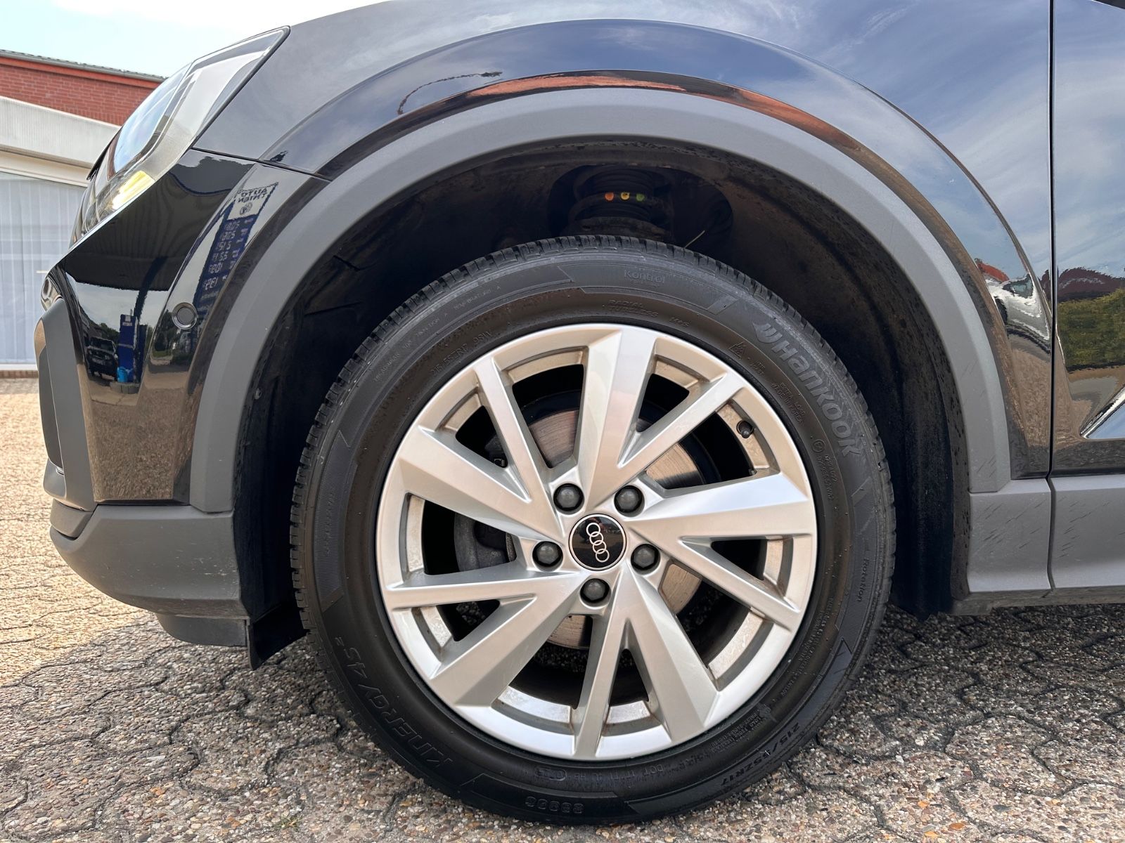 Fahrzeugabbildung Audi Q2 35 TFSI Navi/Virtual/APP/eHeck/RFK/PDC/LED