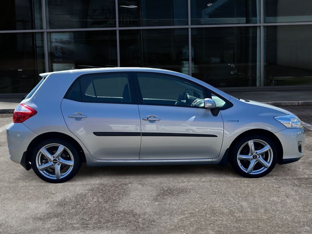 Fahrzeugabbildung Toyota Auris 1.8 Hybrid Executive
