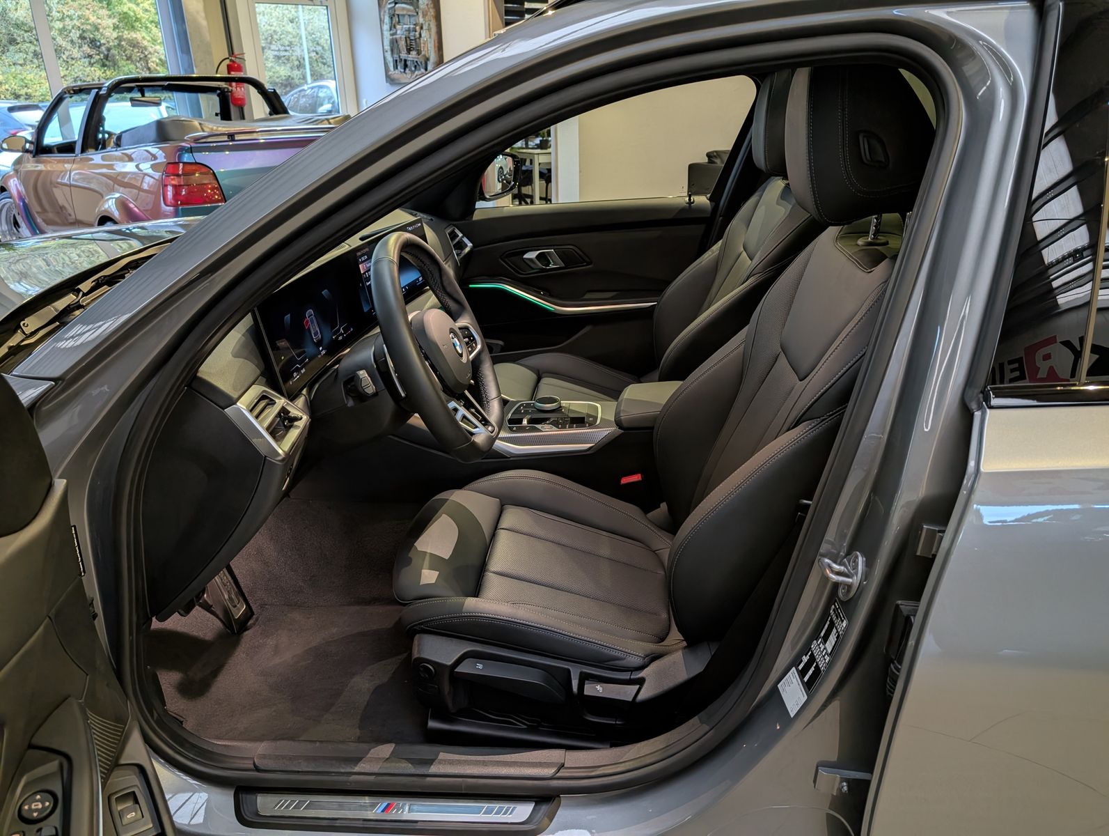 Fahrzeugabbildung BMW 320 d M-Sport Ad-LED ACC Comfort Kamera Pano AHK