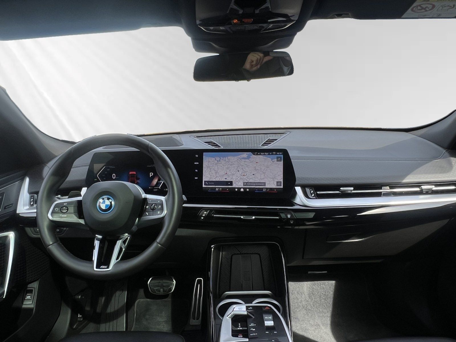 BMW iX2 - Bild 11