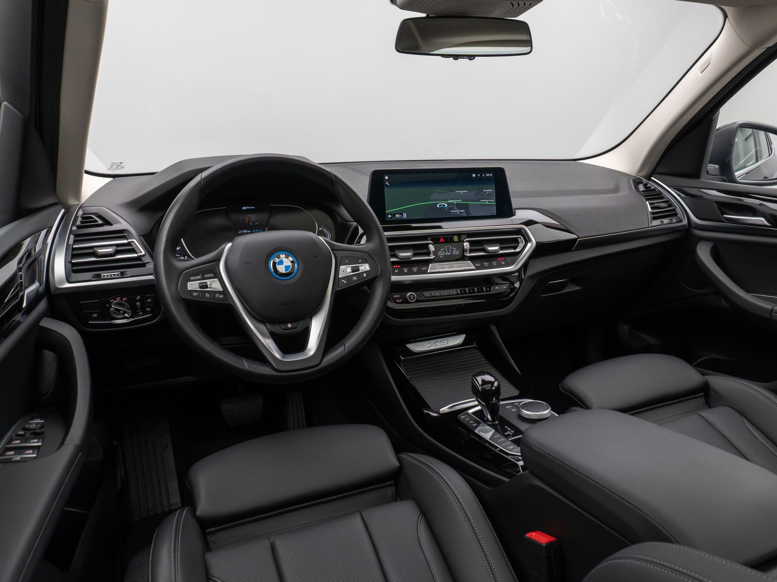 Fahrzeugabbildung BMW X3 xD30e Panorama 360° HUD DAB AHK Alarm Sport