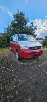 Volkswagen T5. 1.9 Diesel 128600 km 9 Sitzplätze - Volkswagen T5 aus 2007: 1.9