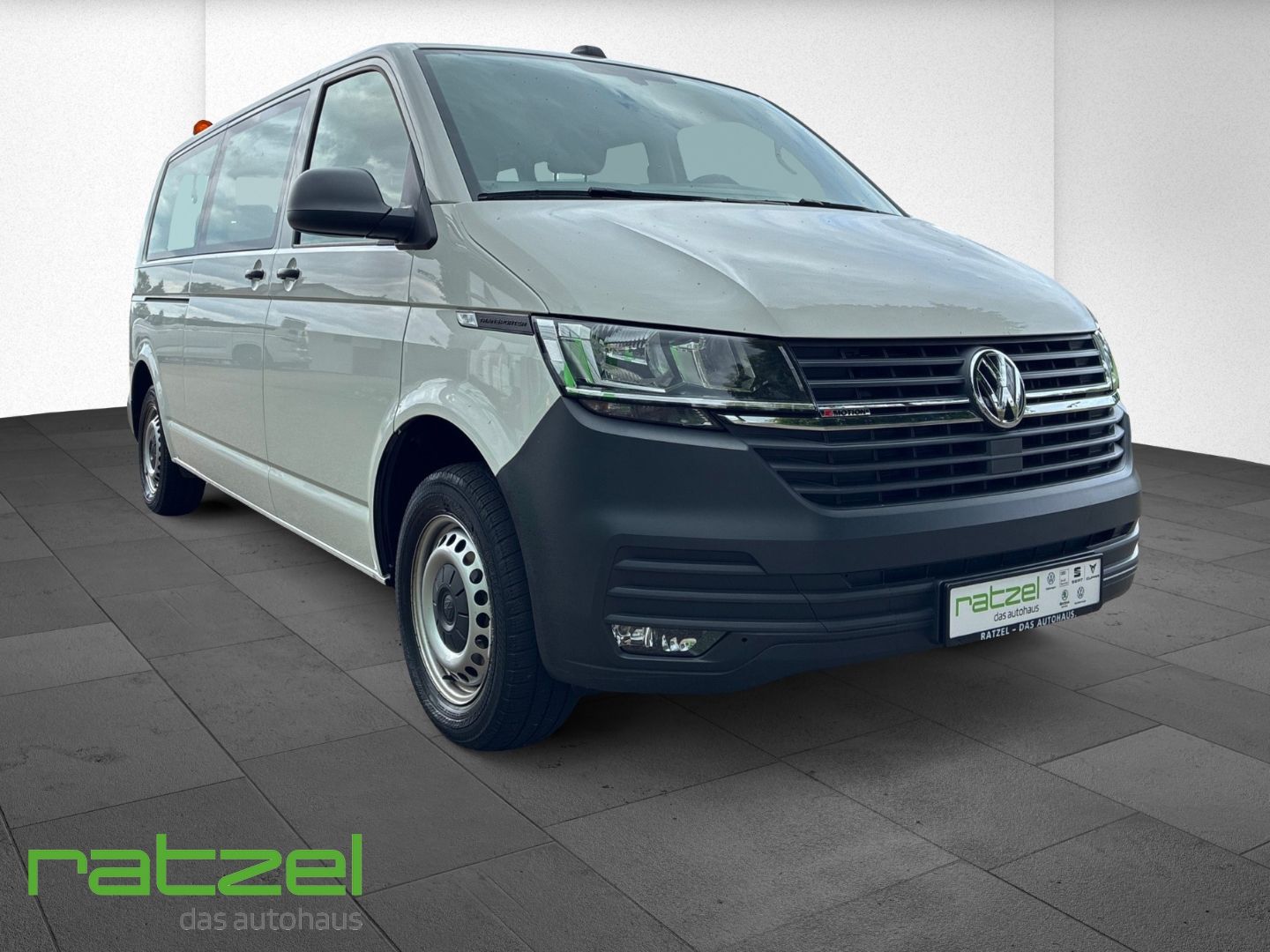 Fahrzeugabbildung Volkswagen T6.1 Kombi 2.0 TDI DSG 4Motion lang StandHZG AHK