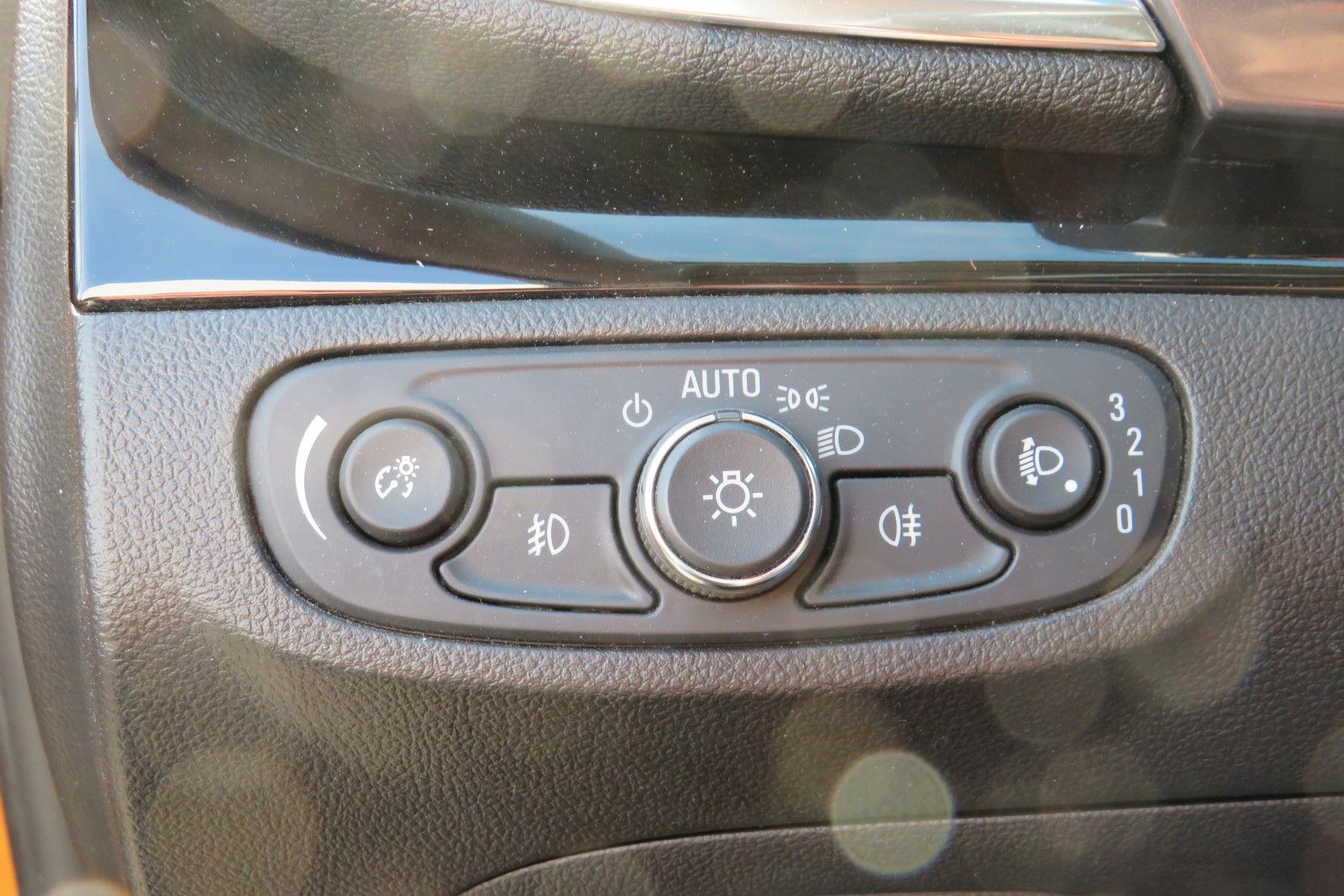 Fahrzeugabbildung Opel Mokka X ACTIVE KAMARA SITZH. GRA PDC APP-CON.