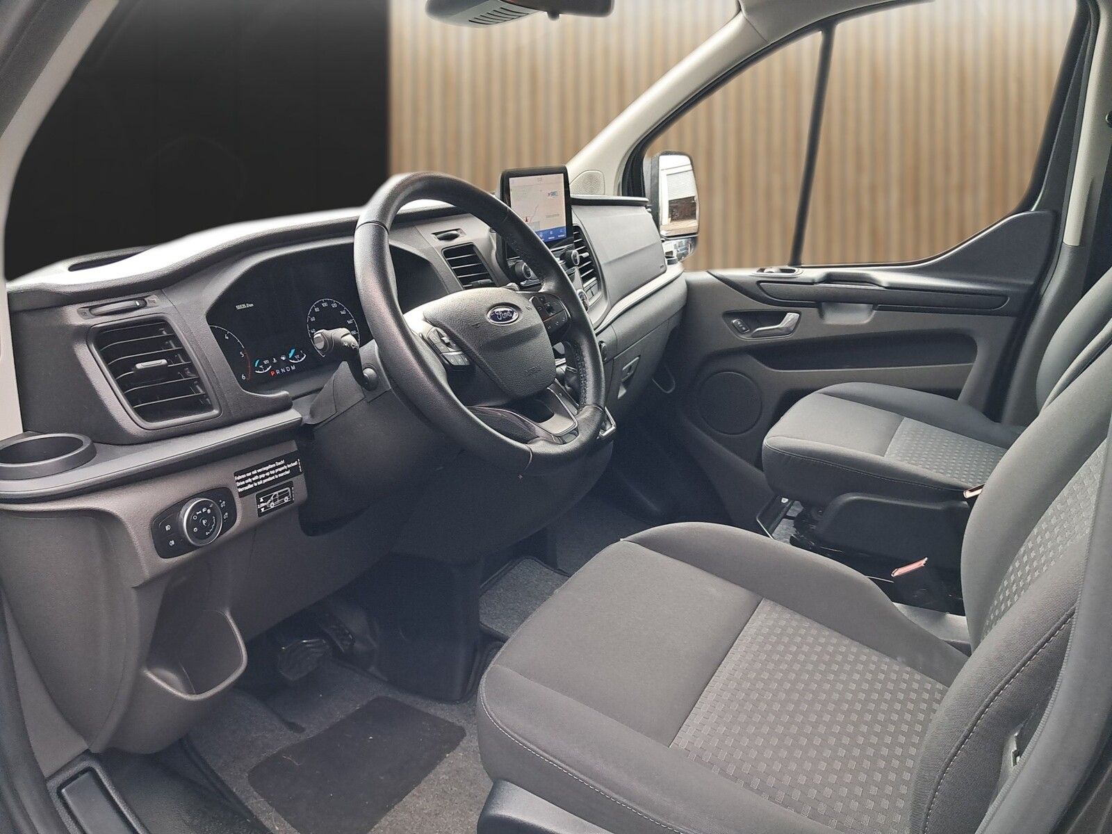 Fahrzeugabbildung Ford Nugget . Küche,AHK,RK