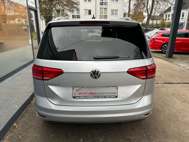 Fahrzeugabbildung Volkswagen Touran 1.6 TDI 7 Sitze+Navi+SHZ+BT+PDC+LM+