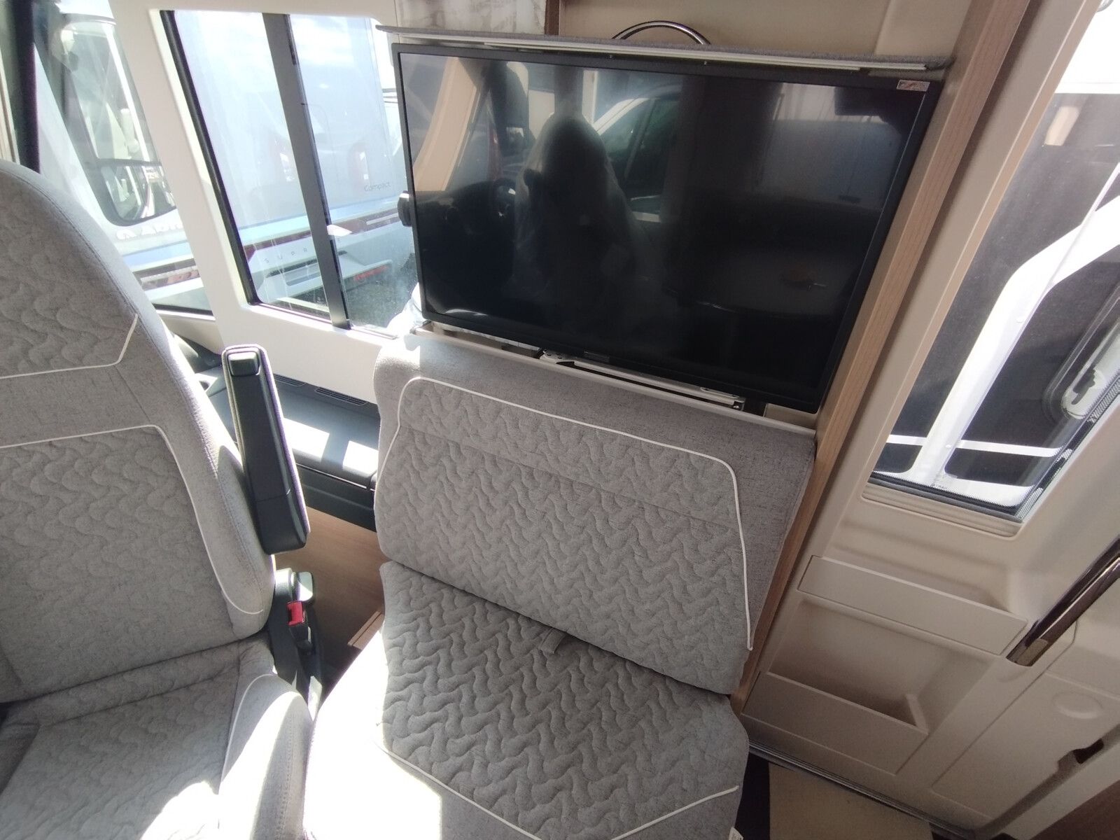 Fahrzeugabbildung Malibu I 490 RB LE comfort Mercedes,Distronic,LED,Autom