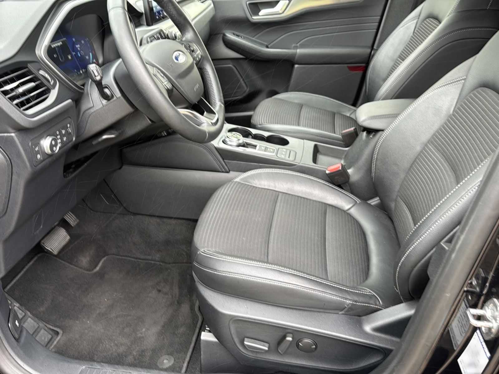 Fahrzeugabbildung Ford Kuga Plug-In Hybrid Titanium -unfallfrei/ 1.Hand