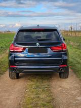 BMW X5 xDrive30d - - blaue BMW X5