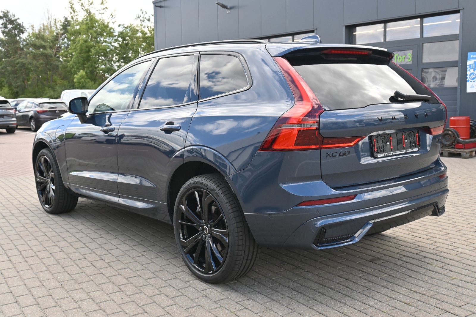 Fahrzeugabbildung Volvo XC60 T8 RC AWD Plus Black Edition*360*Facelift