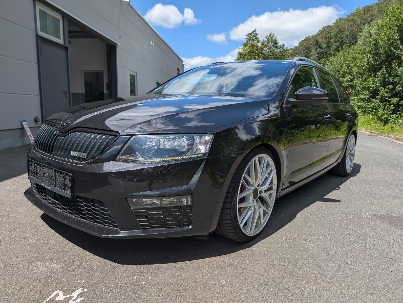 Skoda Octavia RS NAVI*XENON*PDC*CANTON*19 Zoll