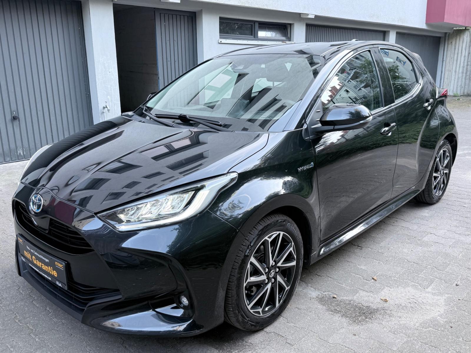 Toyota YARIS HYBRID *AUTOMATIK*NAVI*LED*R-KAMERA*1.HD*