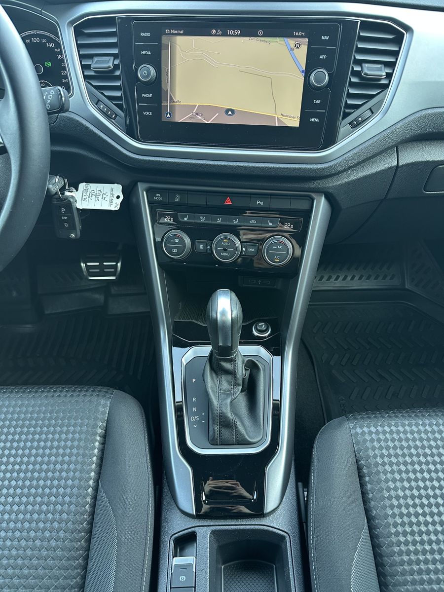 Fahrzeugabbildung Volkswagen T-Roc 2.0 TDI DSG Active NAV+LED+ACC+KAMERA+17ZO