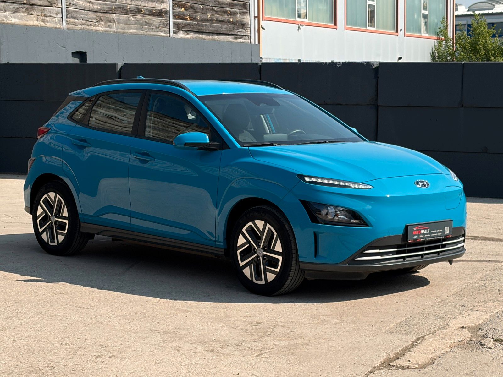 Fahrzeugabbildung Hyundai KONA E Basis 2WD LKAS CAM CarPlay DAB+ 17" 305km