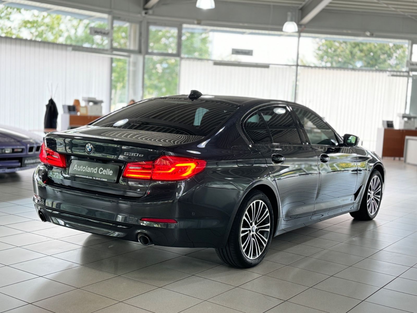 Fahrzeugabbildung BMW 530e iP Sport Line ACC Kamera SoftCose DAB HiFi