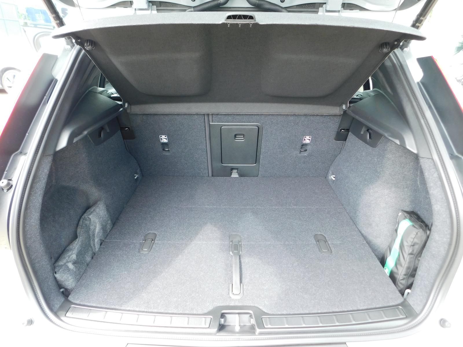 Fahrzeugabbildung Volvo EX40 Single Motor ext. Range Plus Black Edition