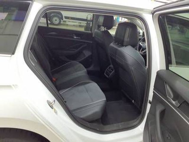 Passat 1.5 TSI DSG BUSINESS AHK+LED+KAMERA+SHZ